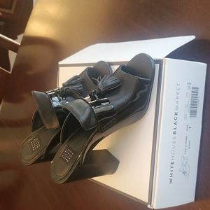 Black size 7 Never worn, WHBM heels